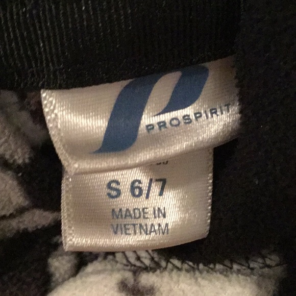 Prospirit kids sports hood includes 1 long pocket - Picture 3 of 3